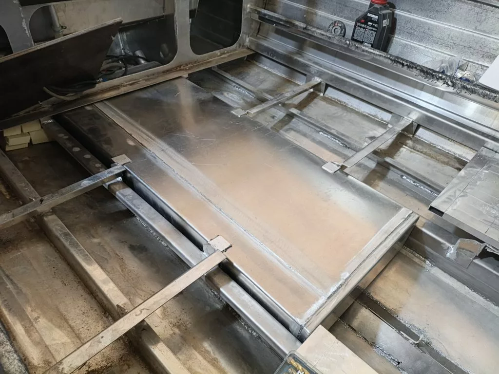 Бак лодка Тактика 430