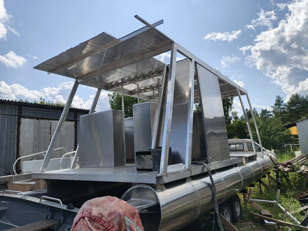 Понтонный катер 10х3