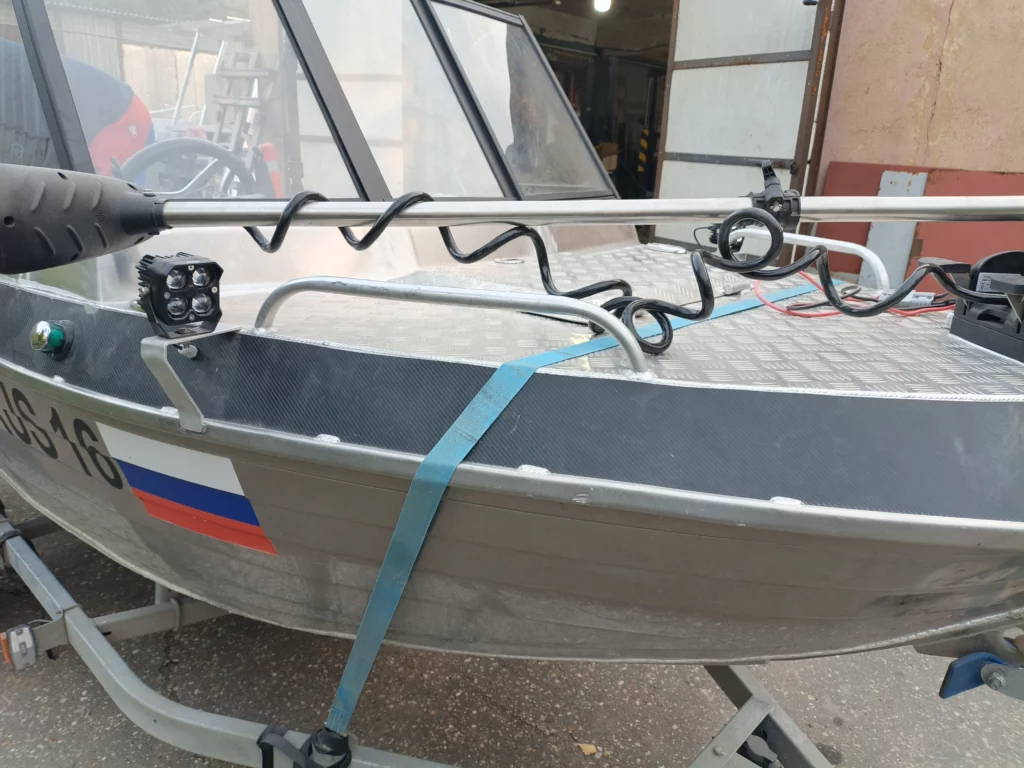 Лодка Тактика 430